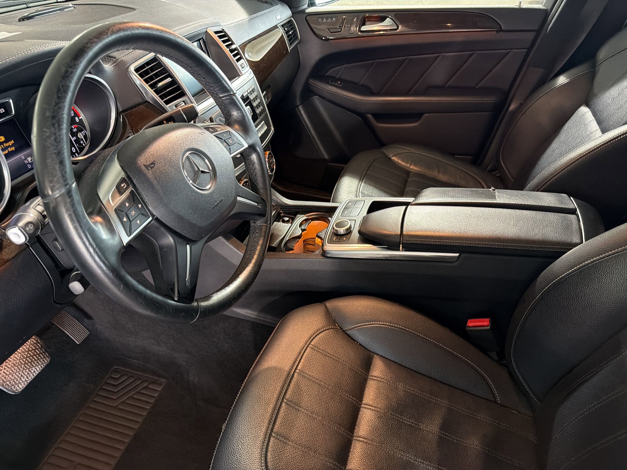 Used 2015 Mercedes-Benz GL 450 4MATIC image 4