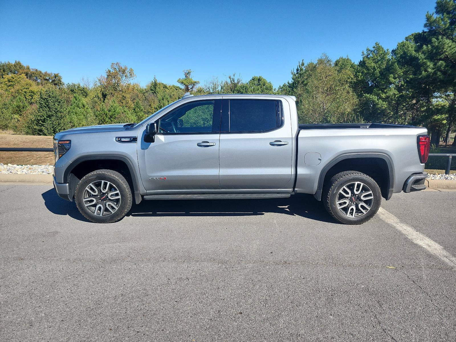 Used 2025 GMC Sierra 1500 AT4 w/ AT4 Premium Package AWD/4WD image 2
