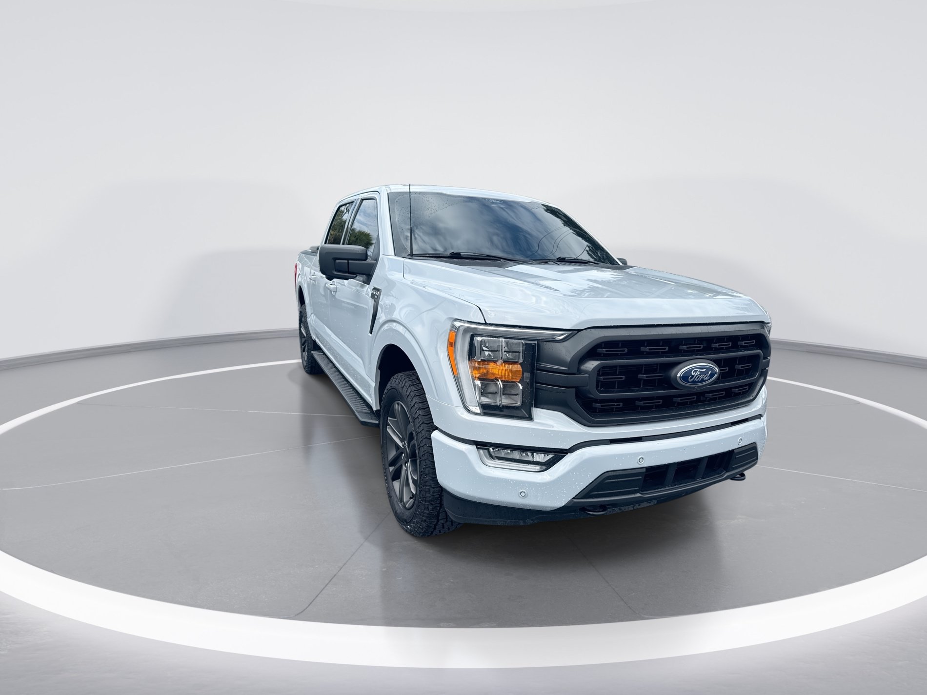Used 2022 Ford F150 XLT w/ Equipment Group 302A High AWD/4WD image 2