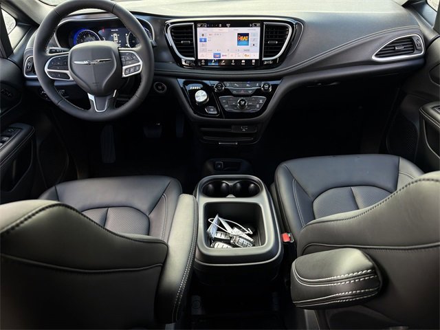 New 2026 Chrysler Pacifica Select image 18