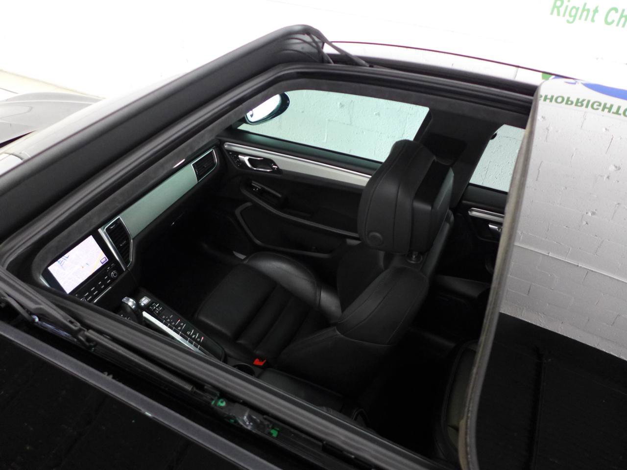 Used 2017 Porsche Macan Turbo AWD/4WD image 59