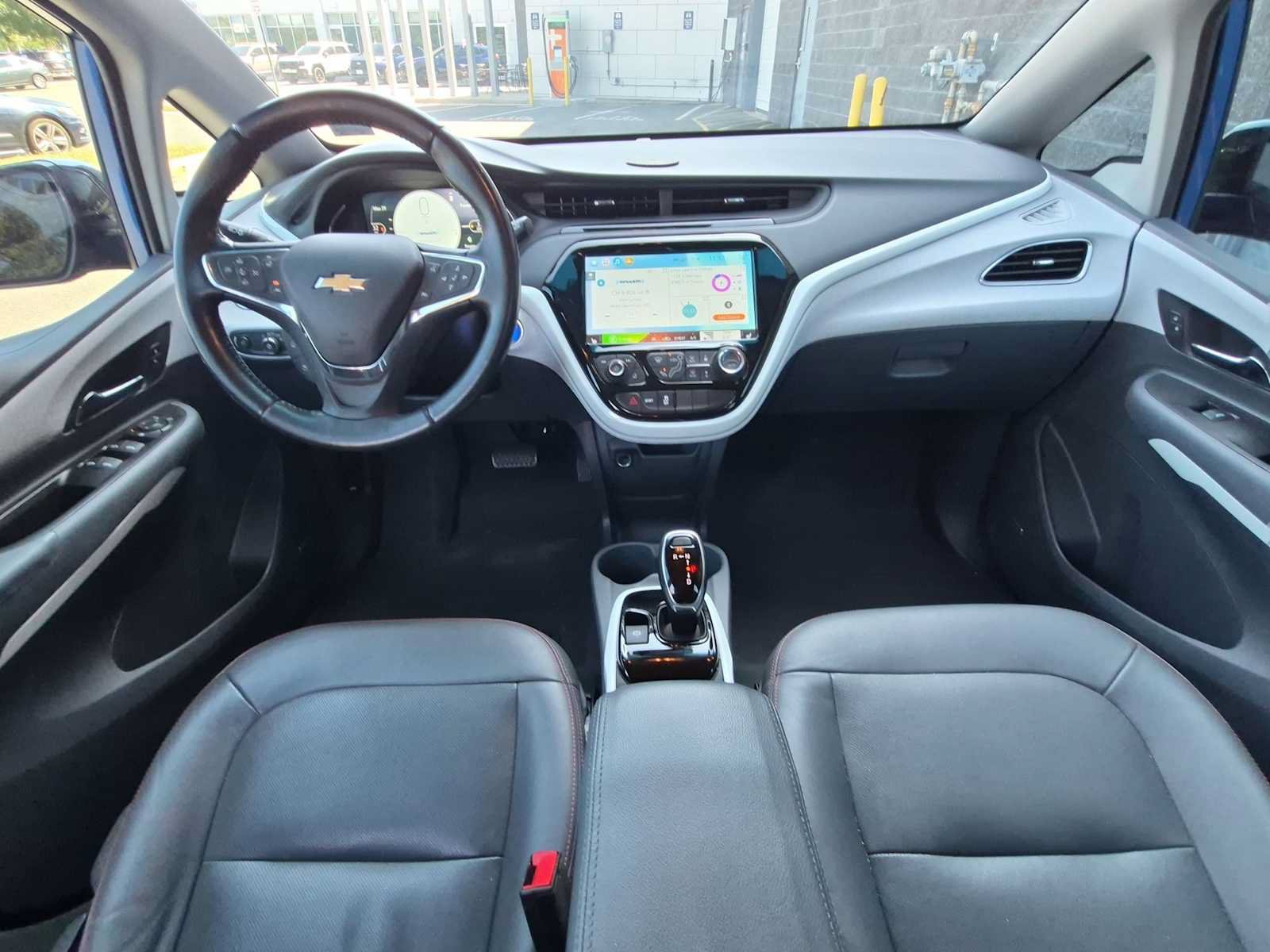 Used 2020 Chevrolet Bolt Premier w/ Infotainment Package FWD image 15