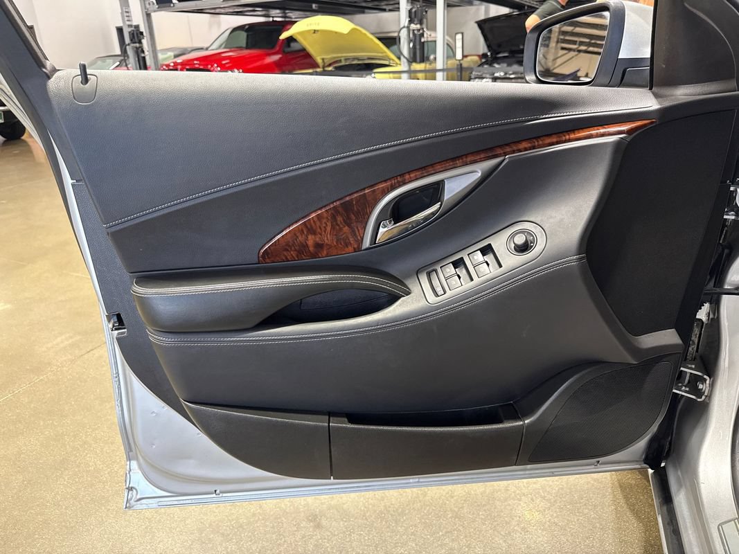 Used 2013 Buick LaCrosse Leather FWD image 92