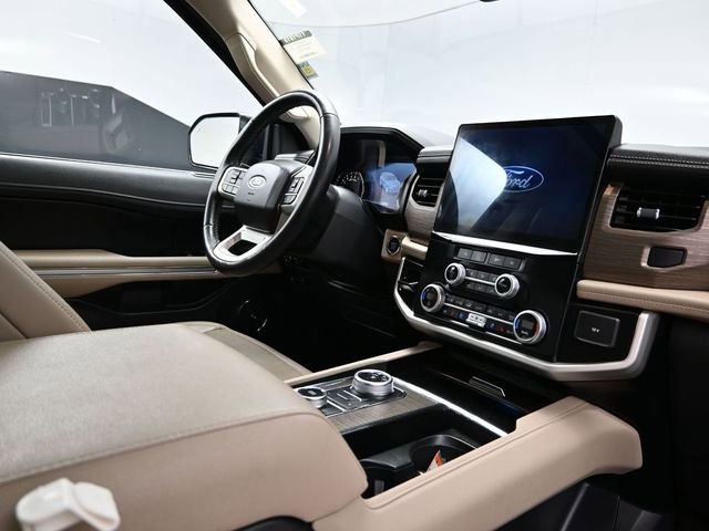 Used 2024 Ford Expedition Limited image 13