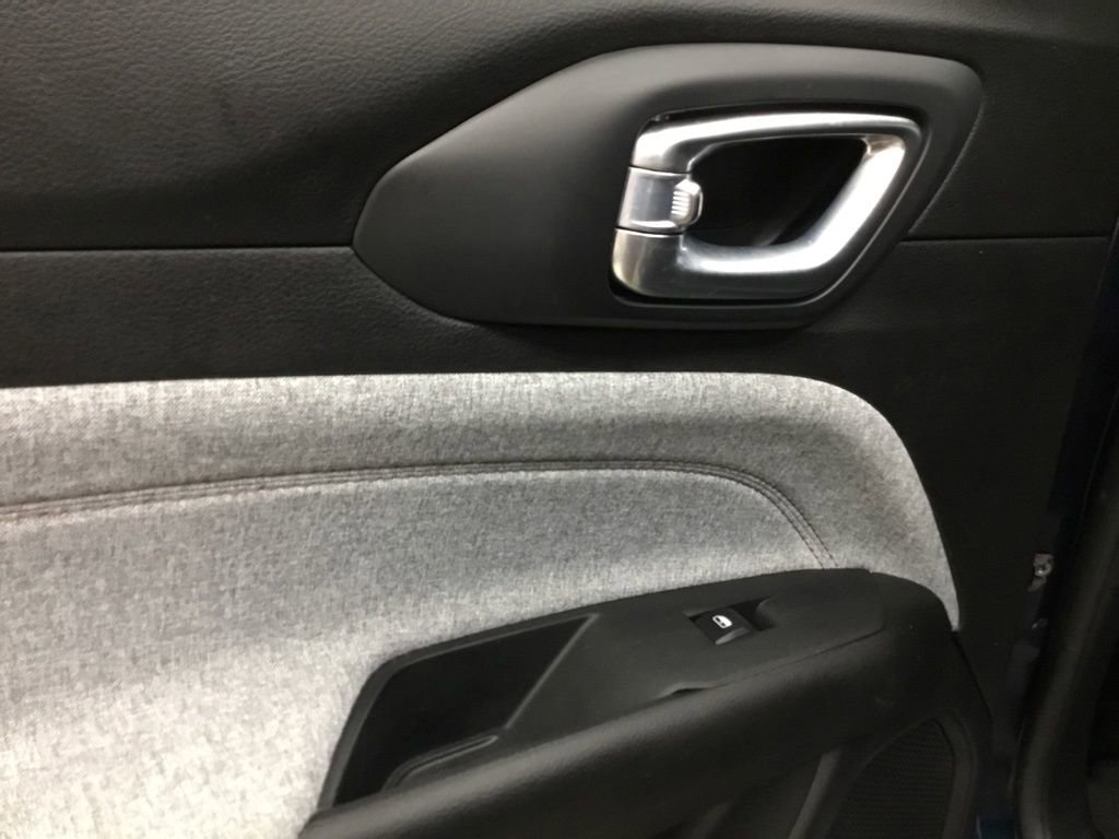 Used 2024 Jeep Compass Latitude image 13