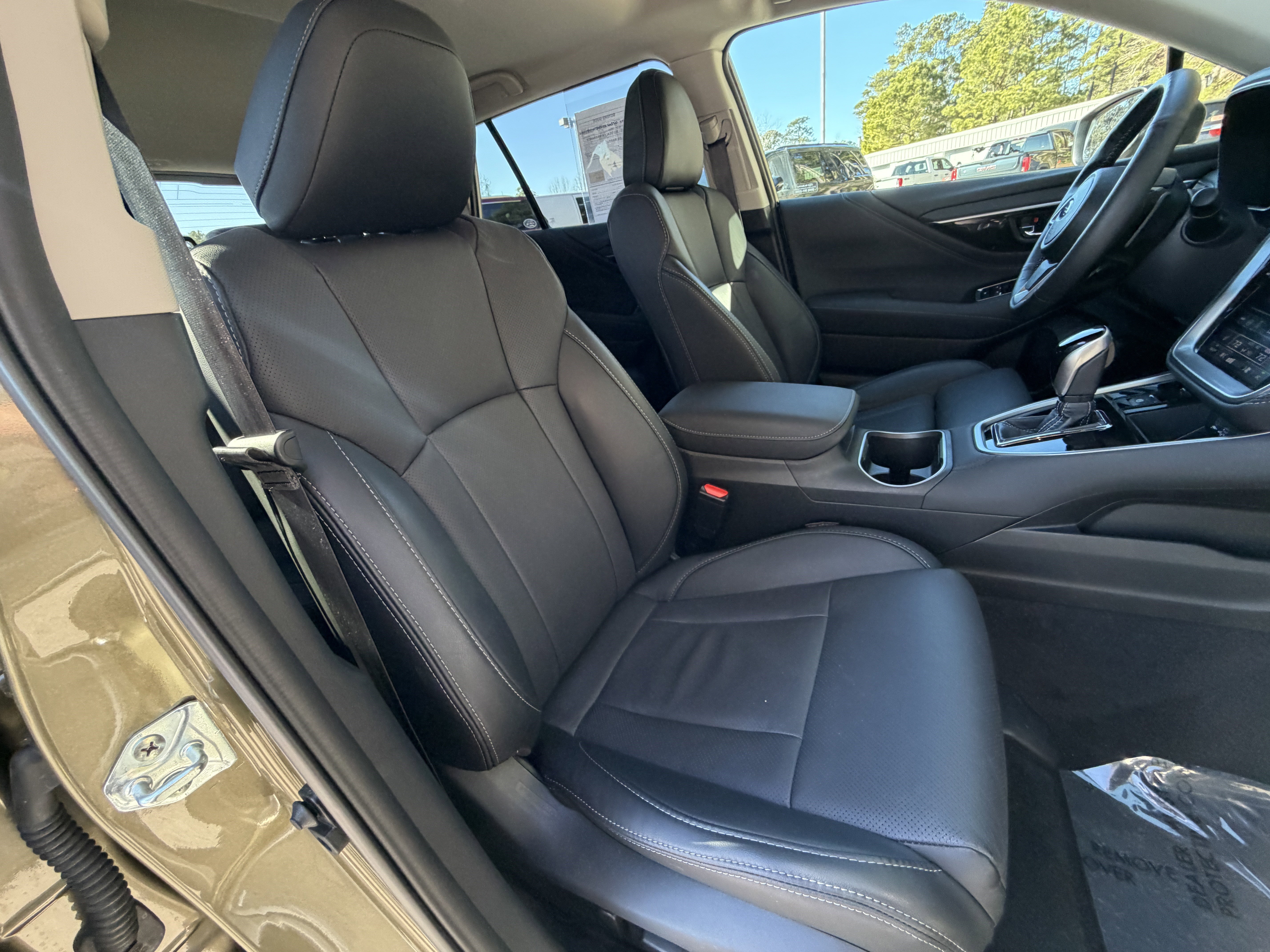 Used 2025 Subaru Outback Limited image 23