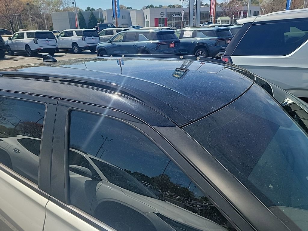 Used 2023 Nissan Kicks SR w/ SR Premium Package image 9