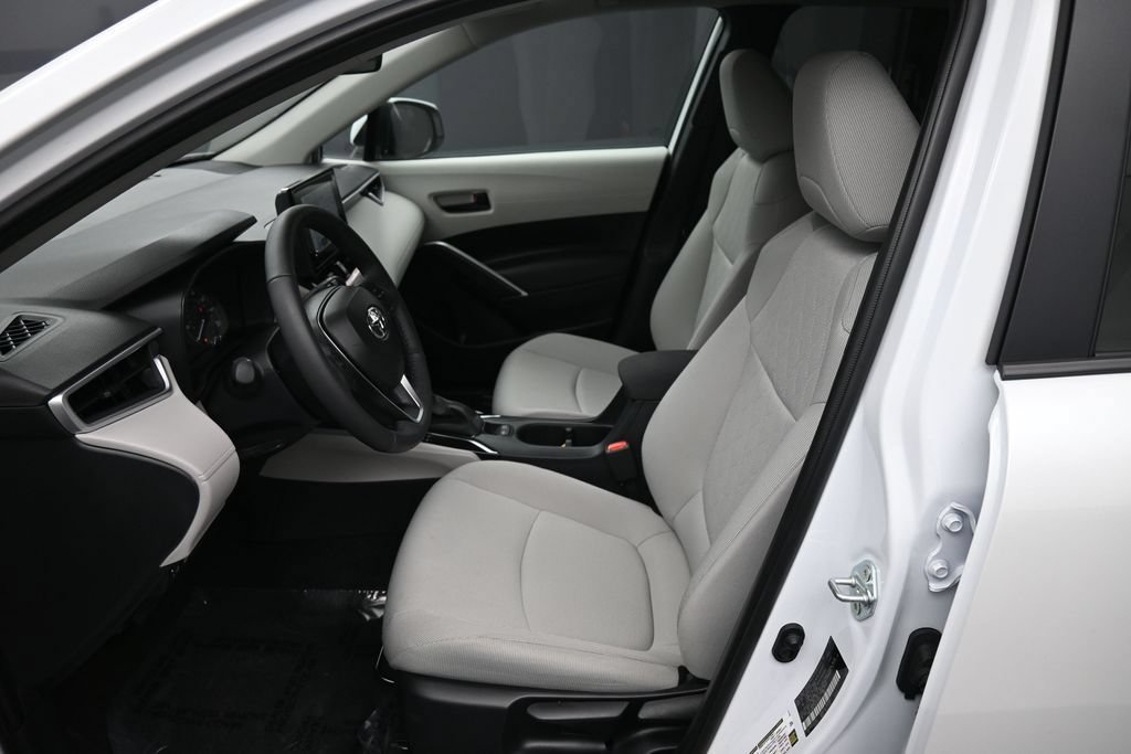 Certified 2024 Toyota Corolla Cross LE AWD/4WD image 18