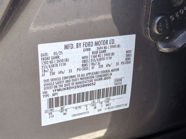 Used 2025 Ford Explorer Active AWD/4WD image 25