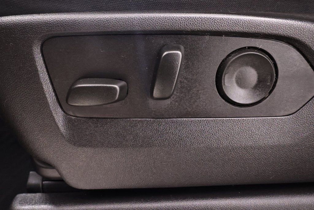 Used 2024 Chevrolet Silverado 1500 LT image 14