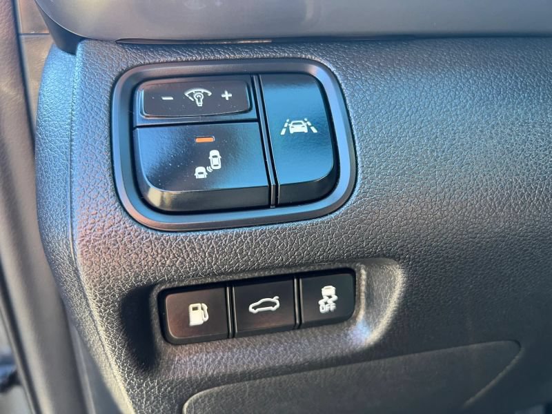 Used 2020 Kia Optima SE FWD image 23