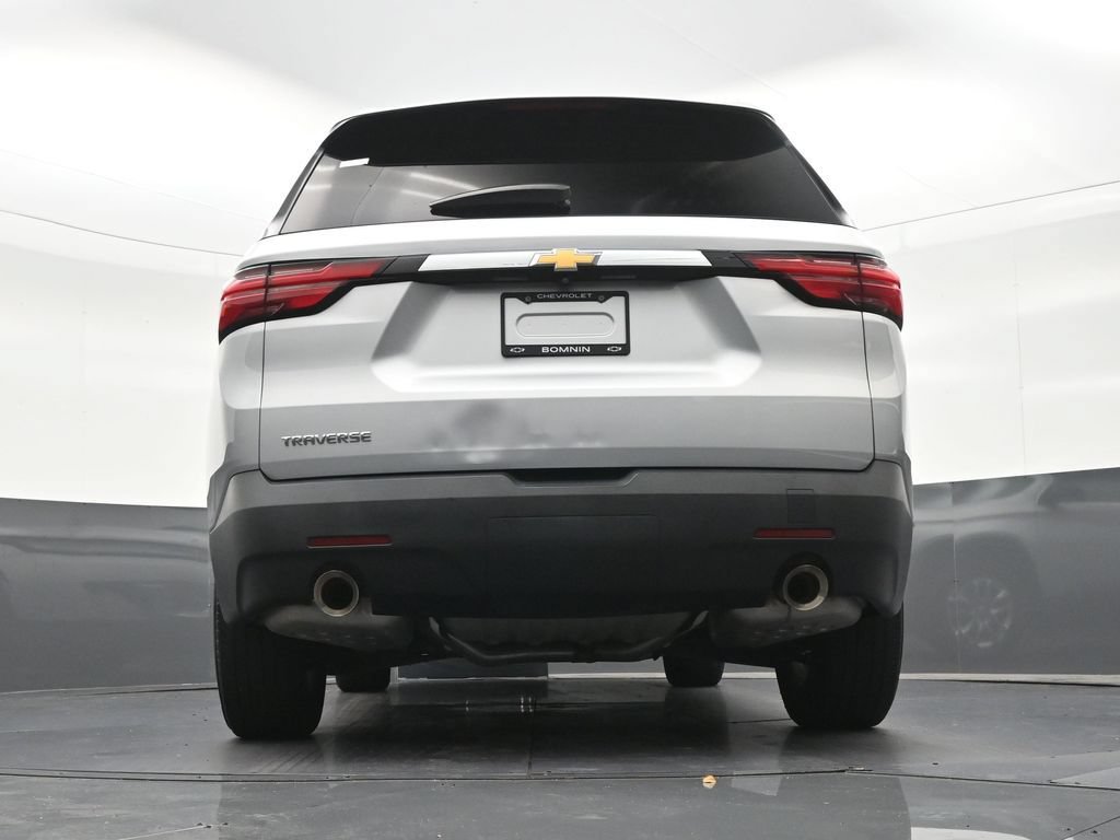 Used 2022 Chevrolet Traverse LS FWD image 33