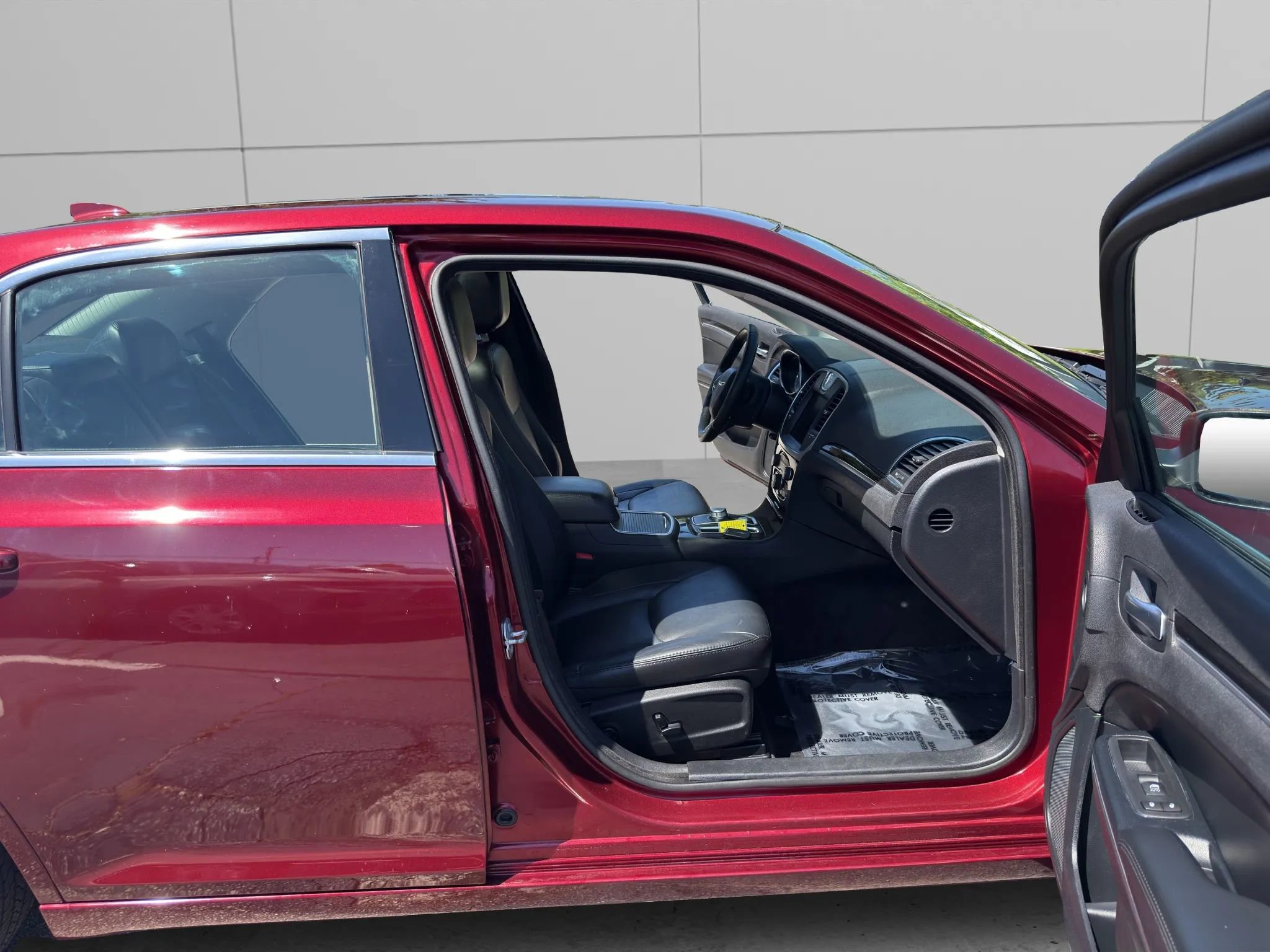 Used 2015 Chrysler 300 Limited RWD image 11