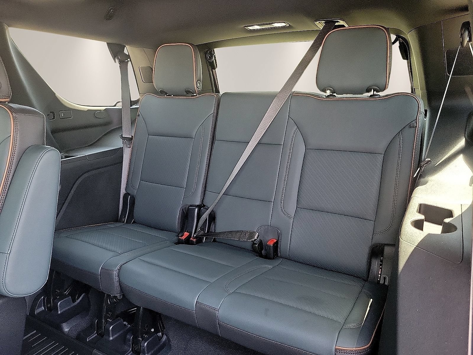 Used 2026 GMC Yukon AT4 w/ AT4 Premium Plus Package AWD/4WD image 9