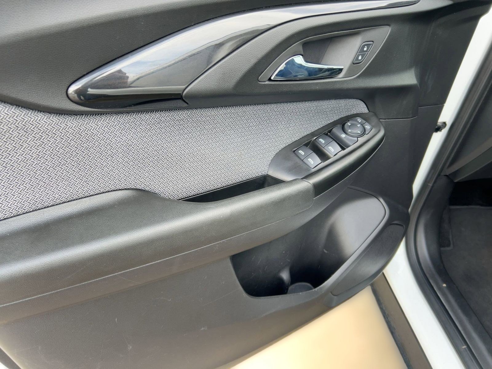 Certified 2023 Chevrolet TrailBlazer LT w/ Convenience Package image 12