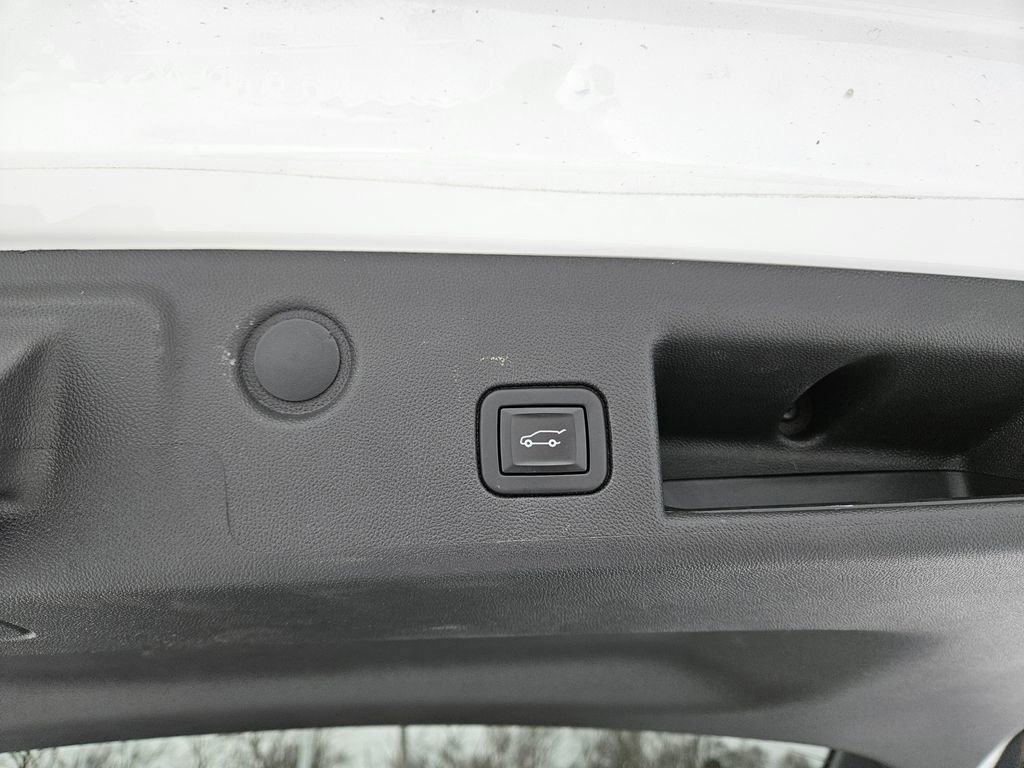 Used 2021 Chevrolet Equinox LT image 29