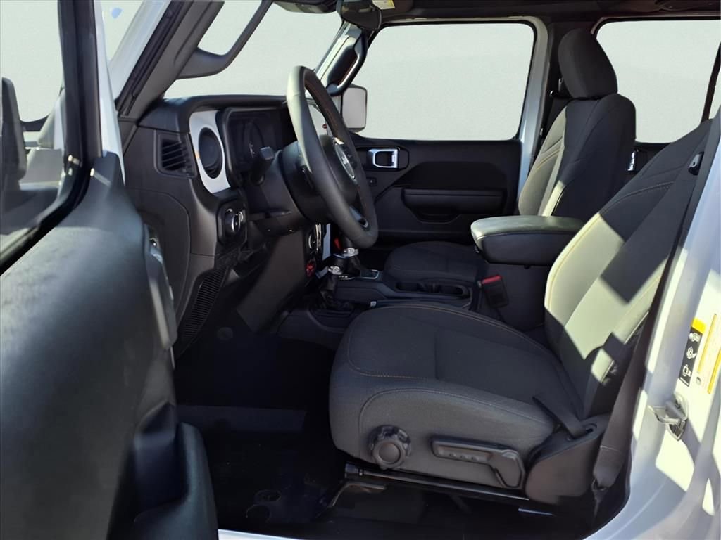 Used 2024 Jeep Wrangler Willys image 9