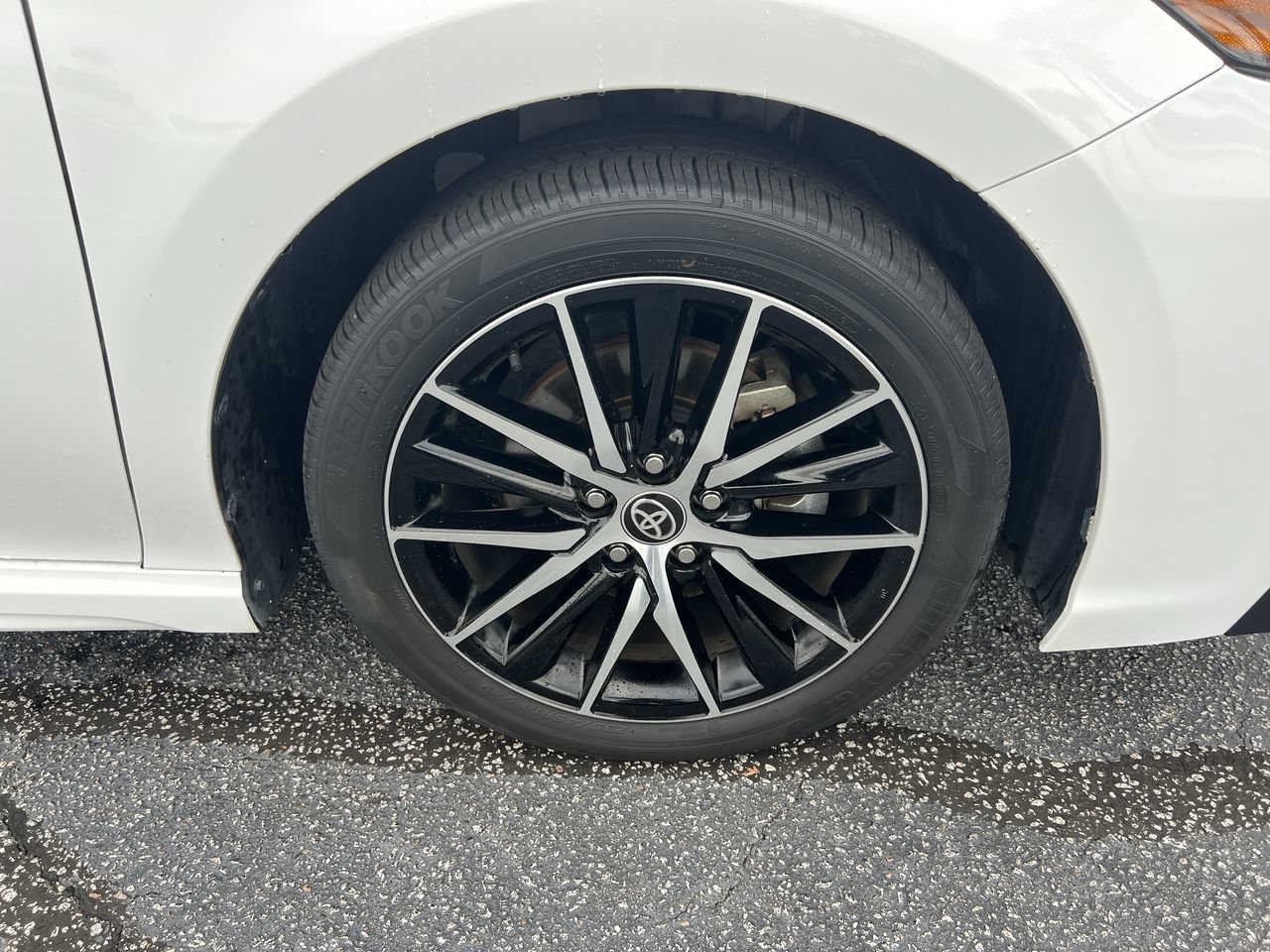 Used 2024 Toyota Camry SE FWD image 13