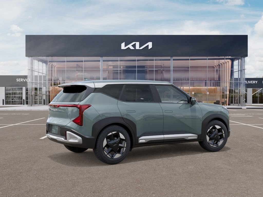 New 2027 Kia Seltos S FWD image 6