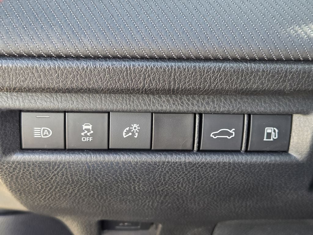 Used 2025 Toyota Camry SE FWD image 25