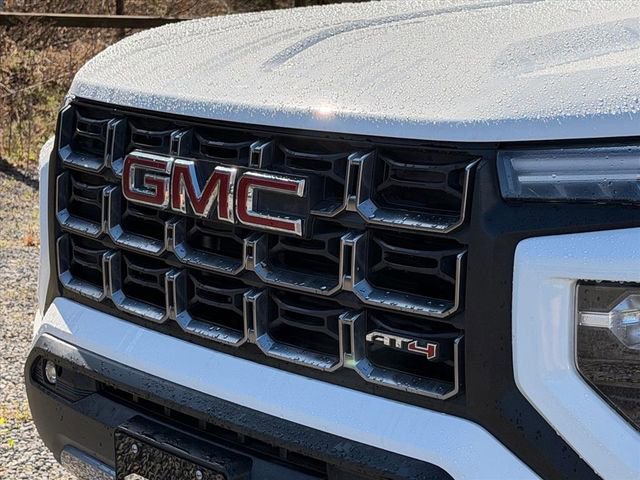 Used 2024 GMC Canyon AT4 image 5