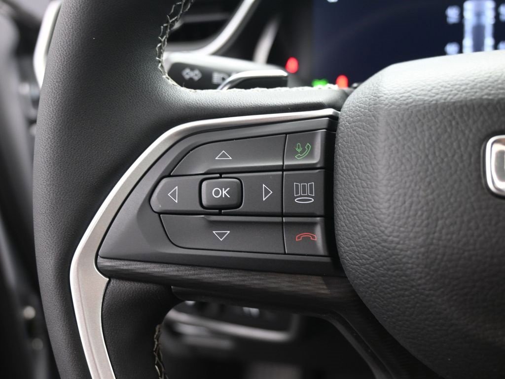 New 2025 Jeep Grand Cherokee Laredo w/ Luxury Tech Group I image 2