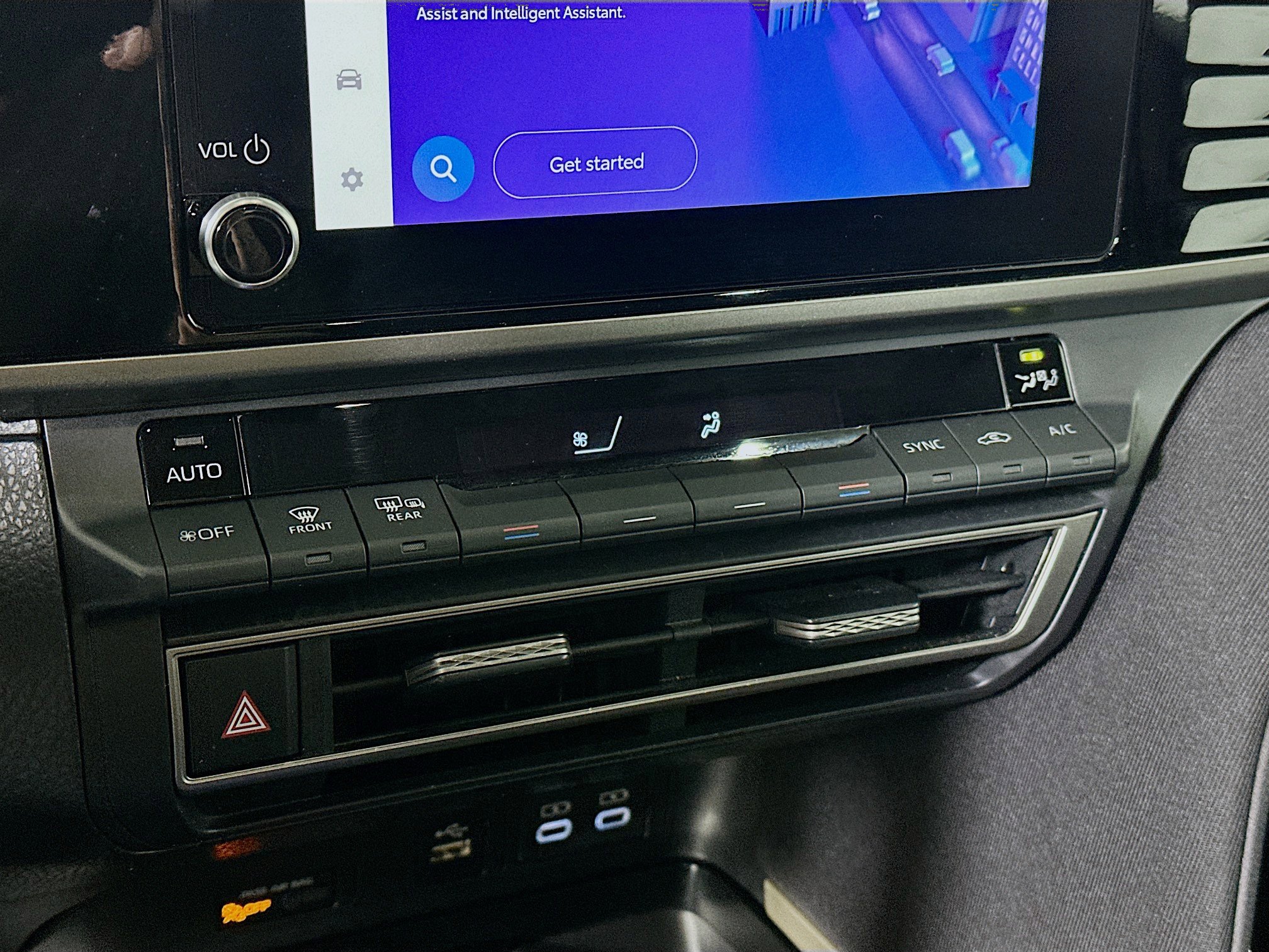 Used 2025 Toyota Camry LE image 24