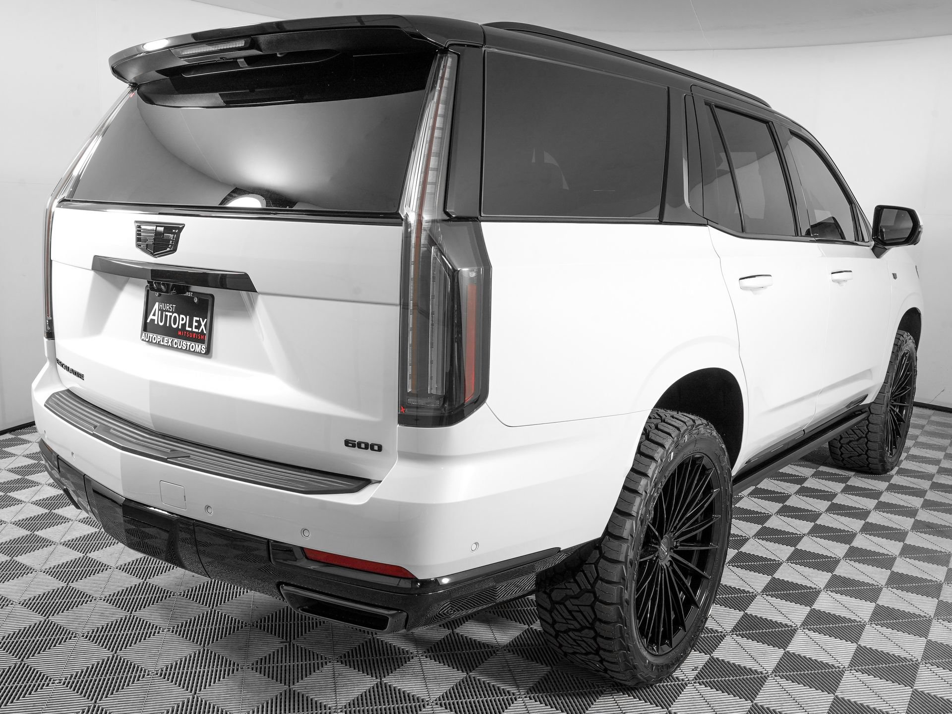 Used 2026 Cadillac Escalade Platinum Luxury w/ LPO, Floor Liner Package AWD/4WD image 5