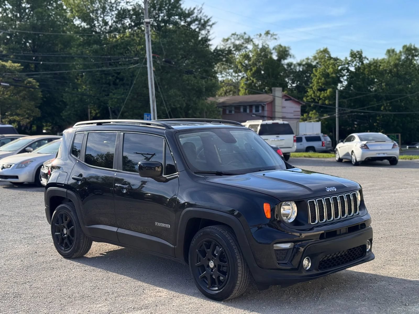 Used 2020 Jeep Renegade Latitude w/ Cold Weather Group FWD image 2