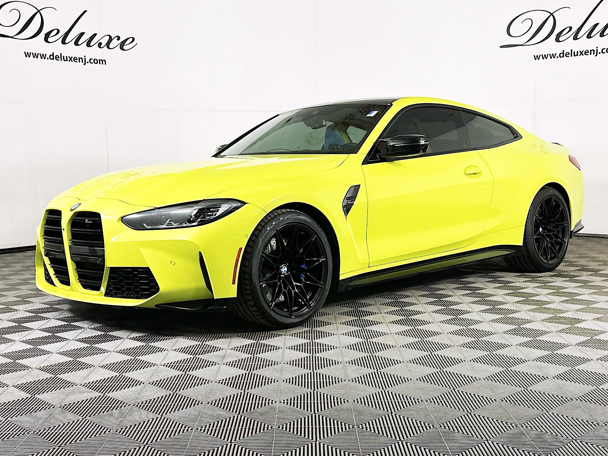 Used 2024 BMW M4 Competition w/ Parking Assistance Package RWD image 3