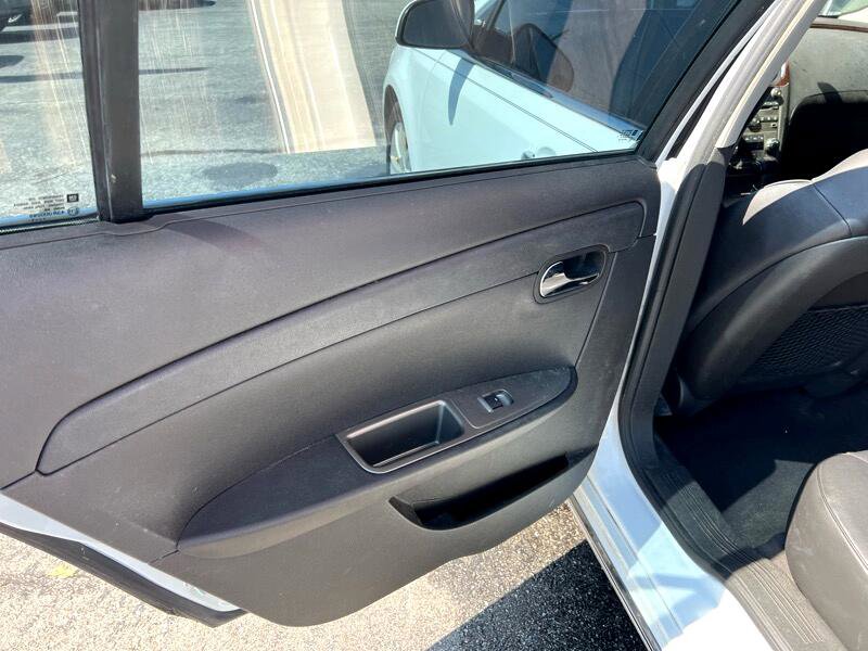 Used 2011 Chevrolet Malibu LTZ image 6