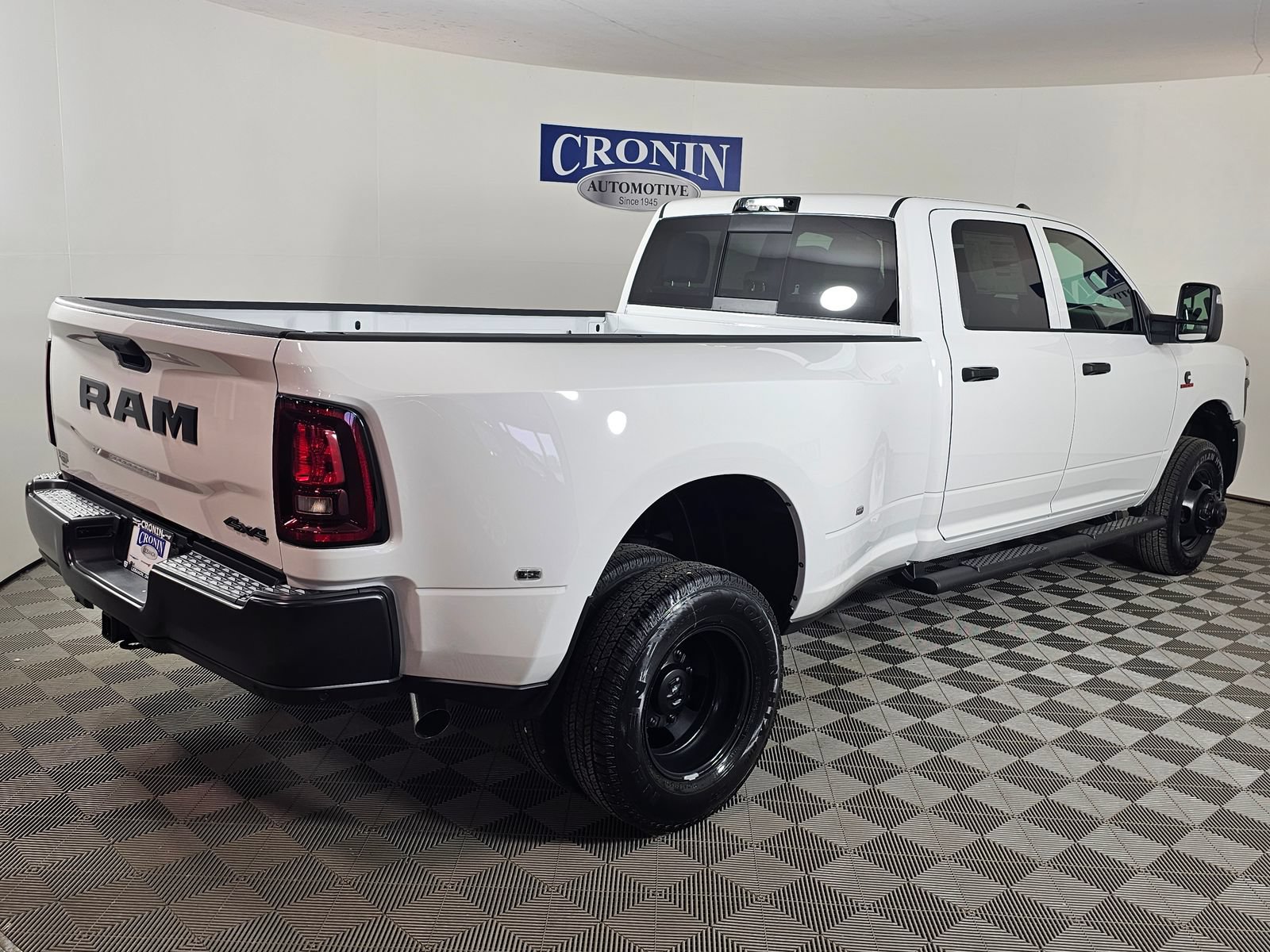 New 2026 RAM 3500 Tradesman AWD/4WD image 32