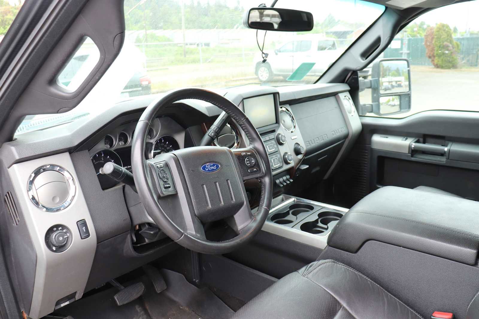 Used 2016 Ford F250 Lariat w/ Lariat Ultimate Package AWD/4WD image 10