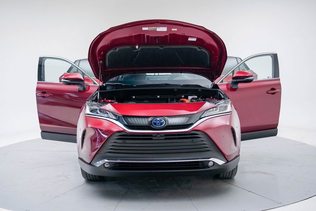 Used 2024 Toyota Venza Limited image 16