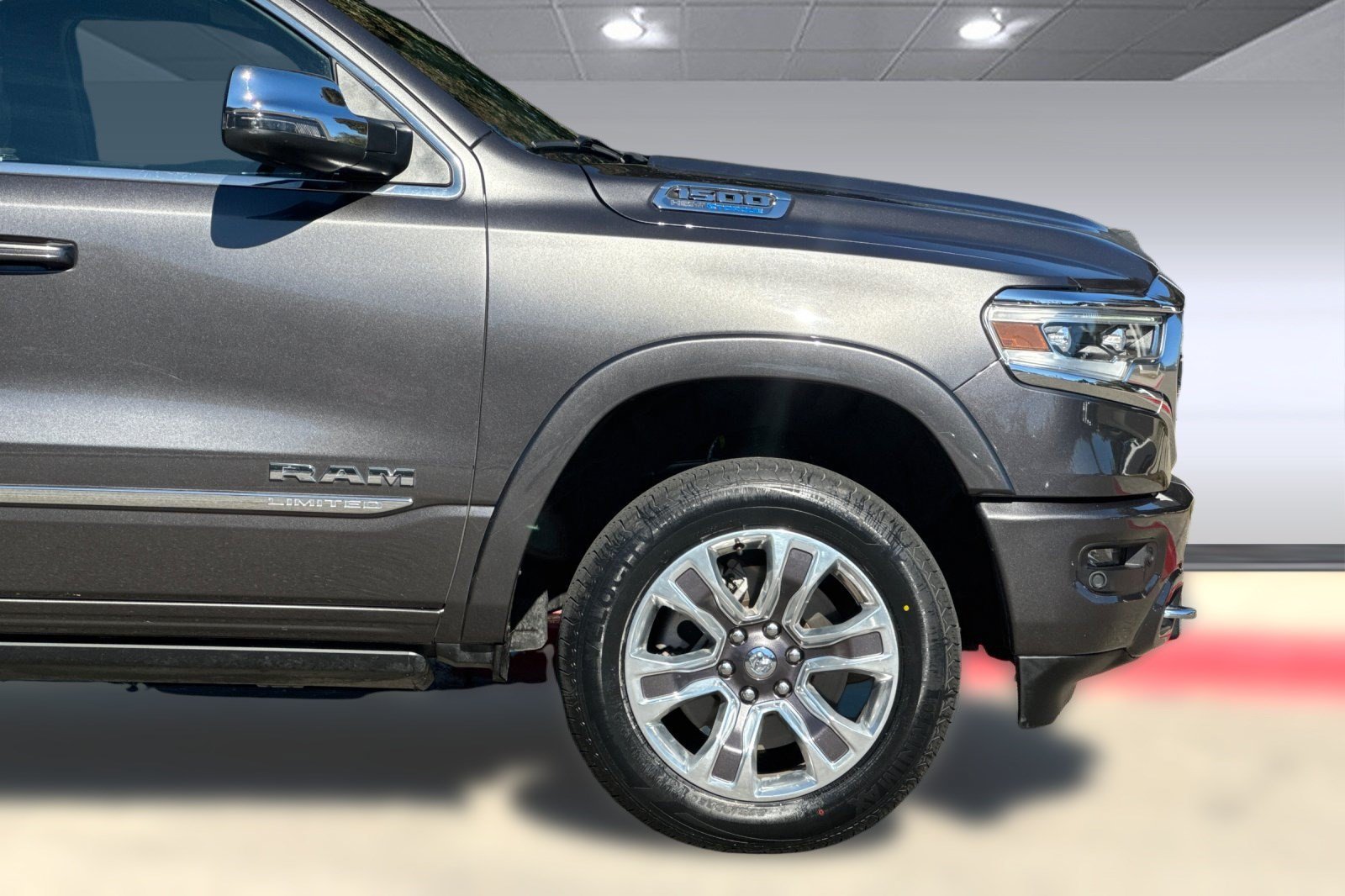 Used 2024 RAM 1500 Limited AWD/4WD image 35