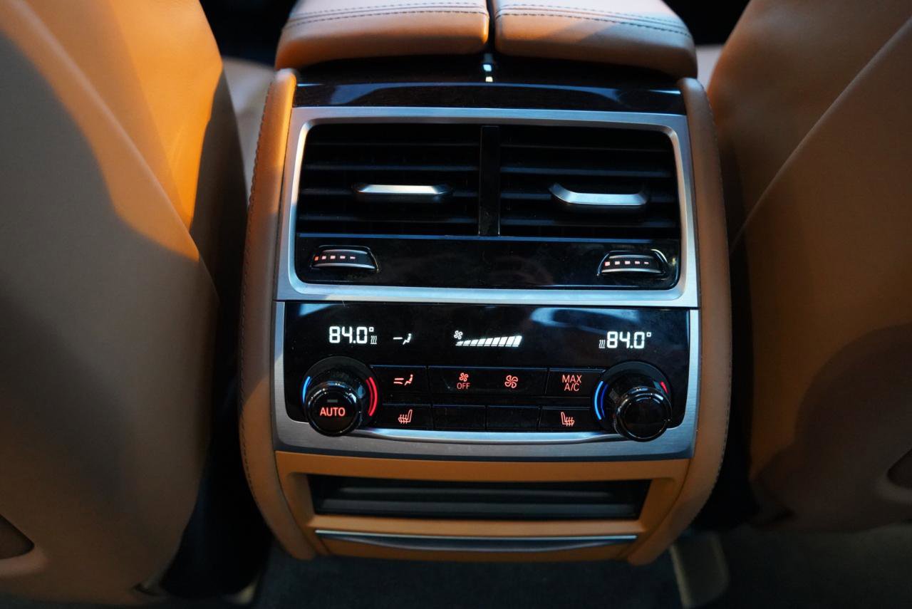 Used 2018 BMW 750i xDrive image 65