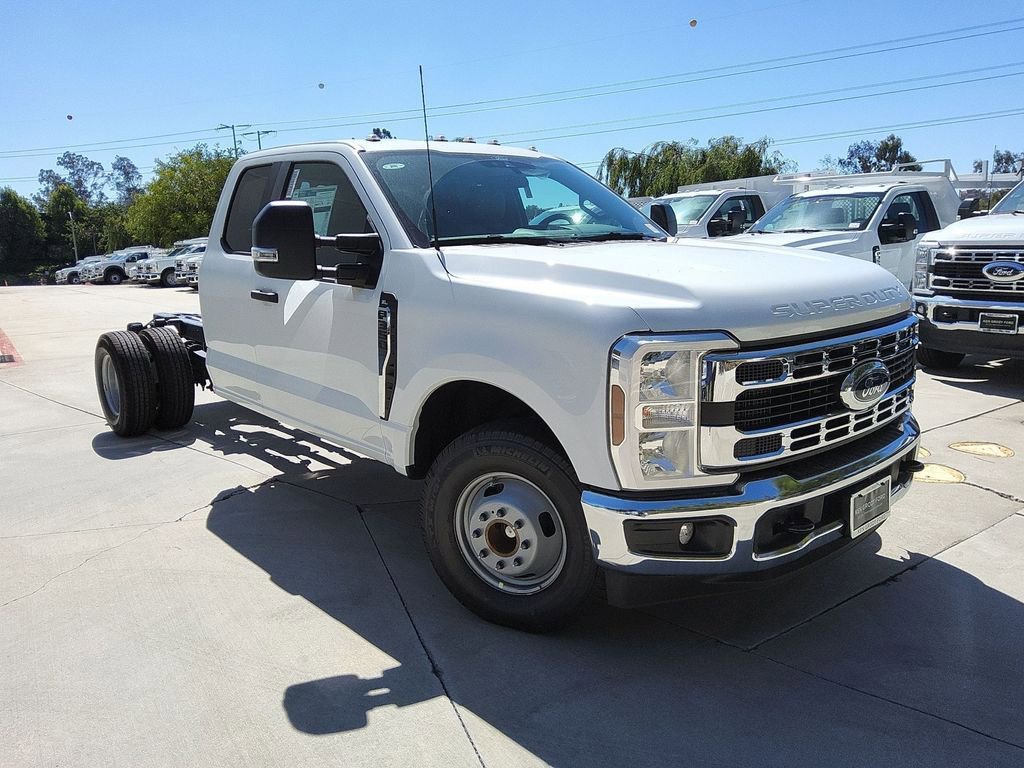 New 2026 Ford F350 XL w/ XL Chrome Package image 4