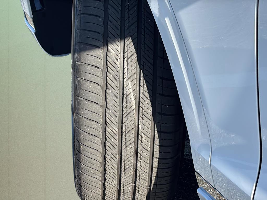 Certified 2026 Genesis GV70 2.5T Select AWD/4WD image 11