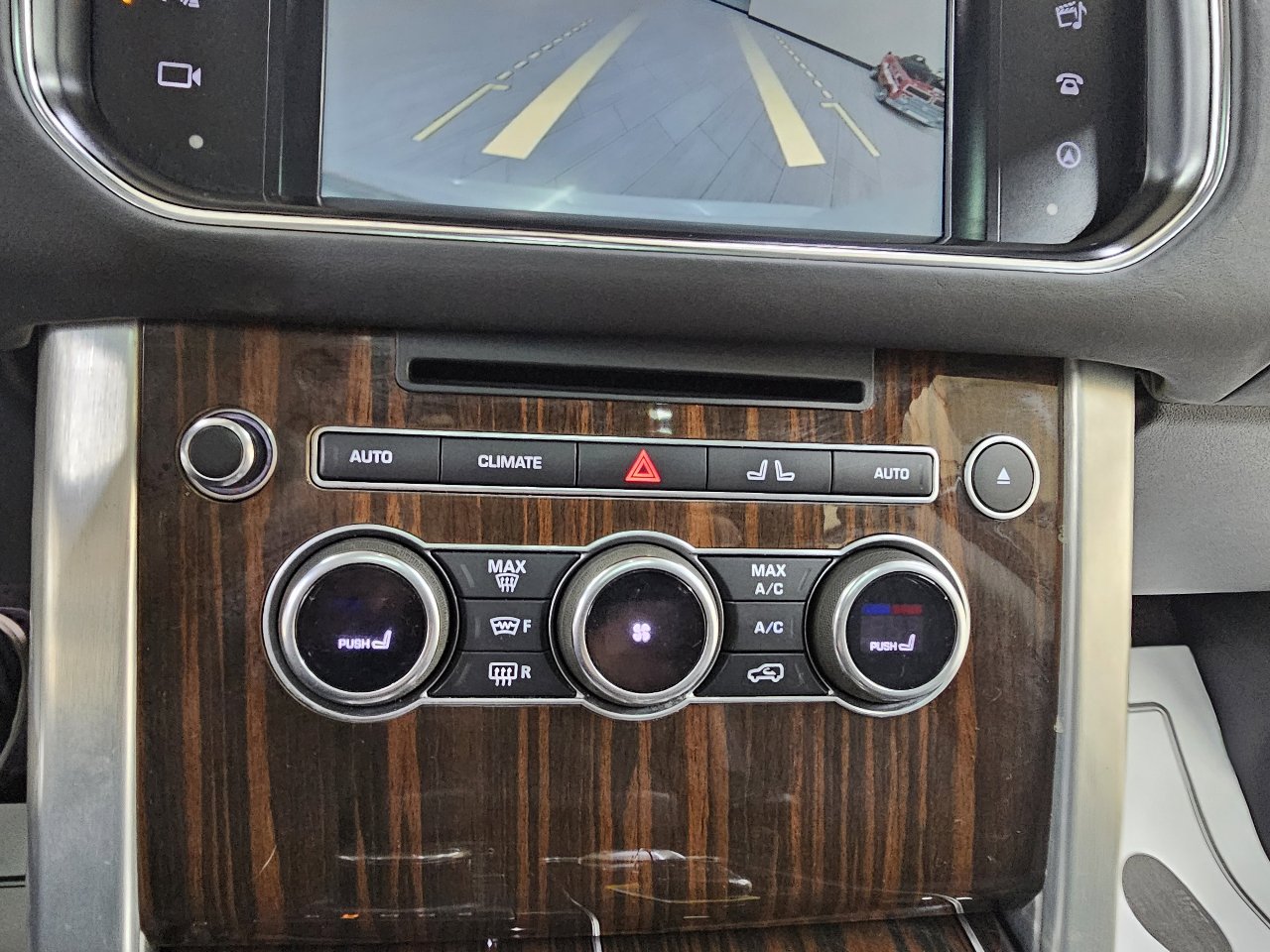 Used 2016 Land Rover Range Rover HSE image 35