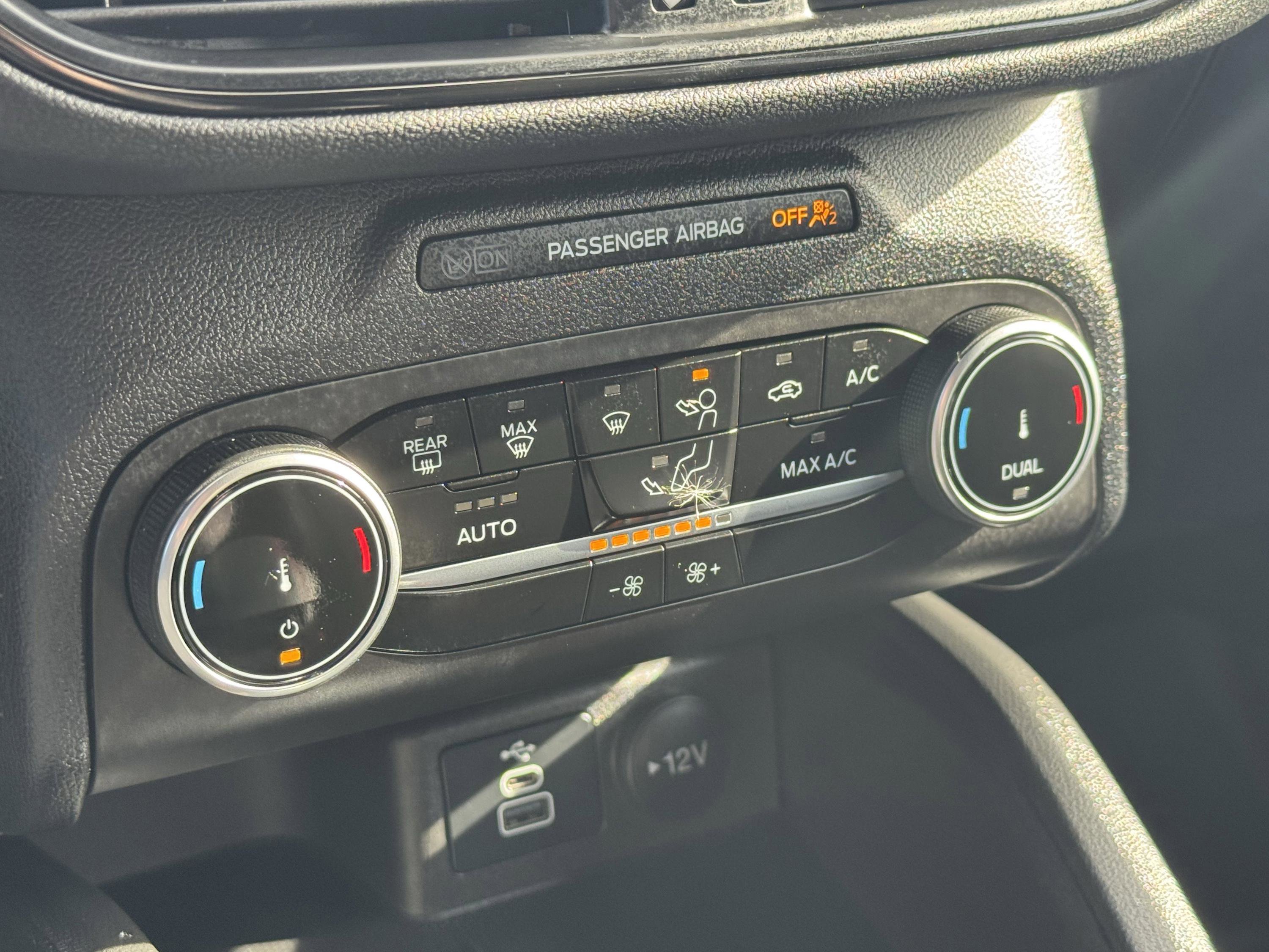 Used 2025 Ford Escape ST-Line image 14