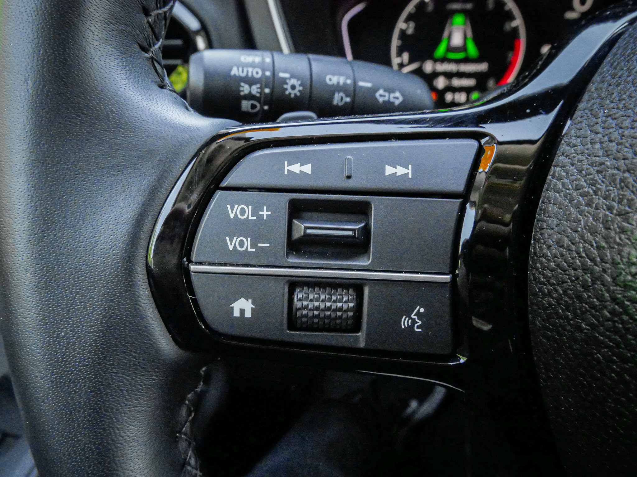 Used 2025 Honda Pilot EX-L image 18