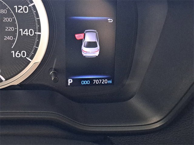 Used 2020 Toyota Corolla LE image 2