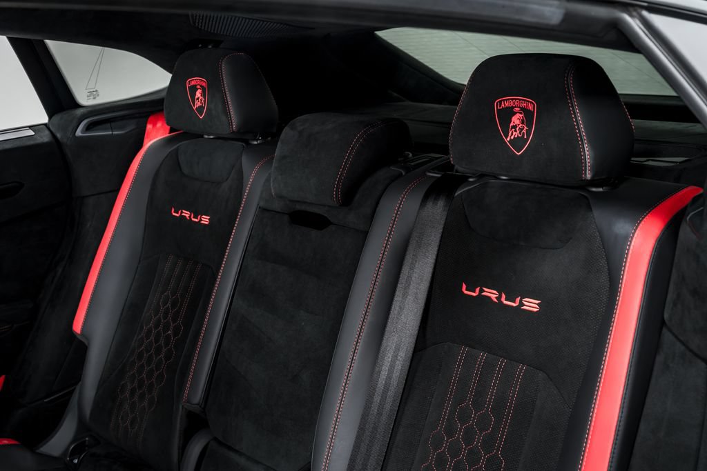 Used 2024 Lamborghini Urus Performante AWD/4WD image 33
