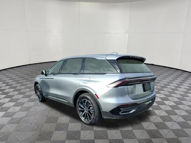 Used 2025 Lincoln Nautilus Premier AWD/4WD image 6