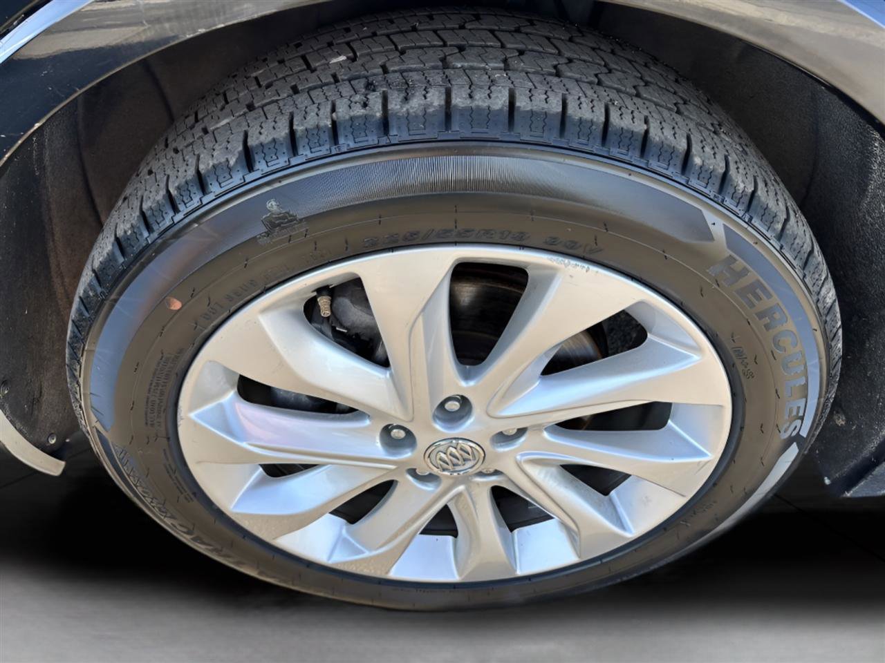 Used 2017 Buick Envision Essence image 27