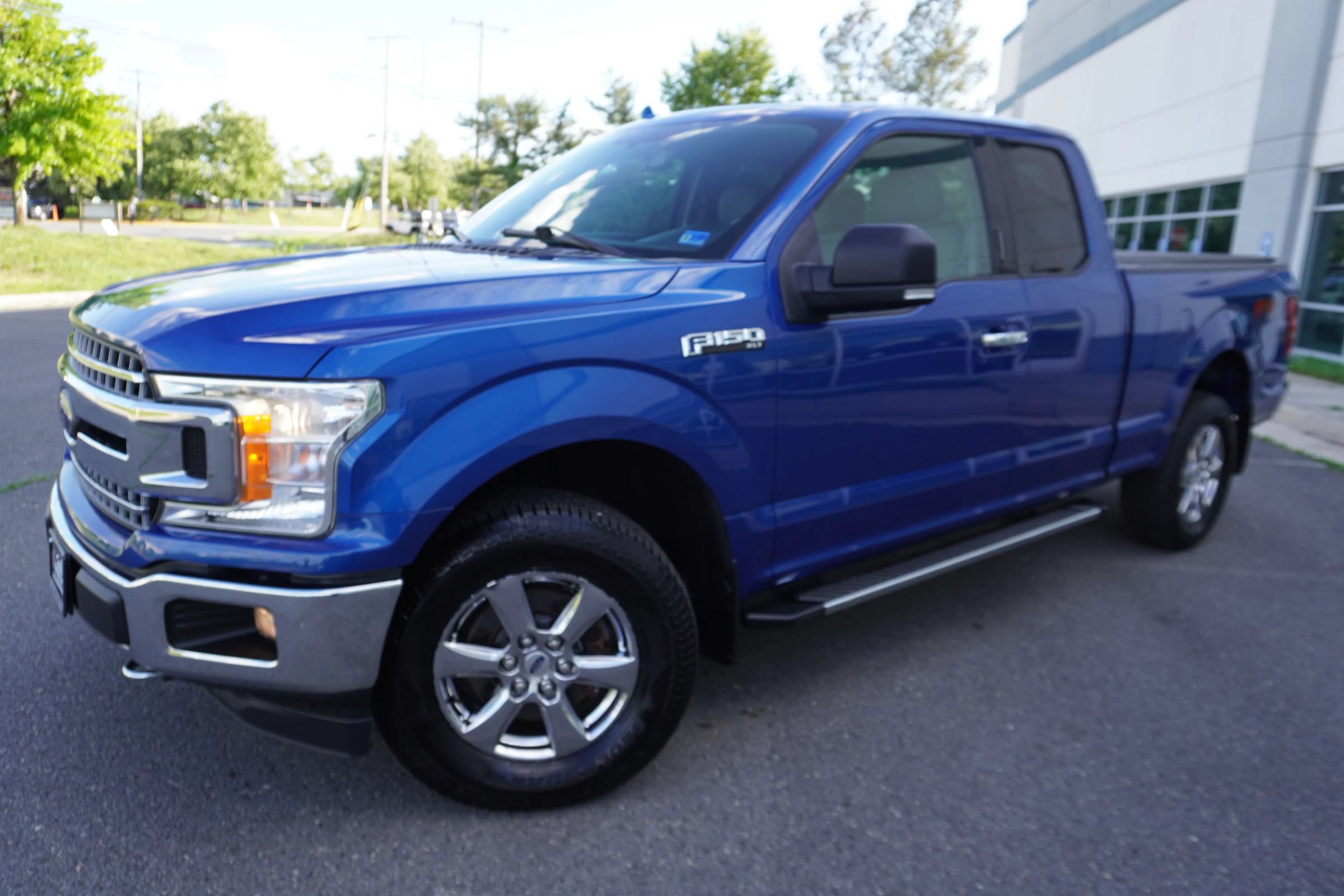 Used 2018 Ford F150 XLT w/ Equipment Group 302A Luxury AWD/4WD image 3