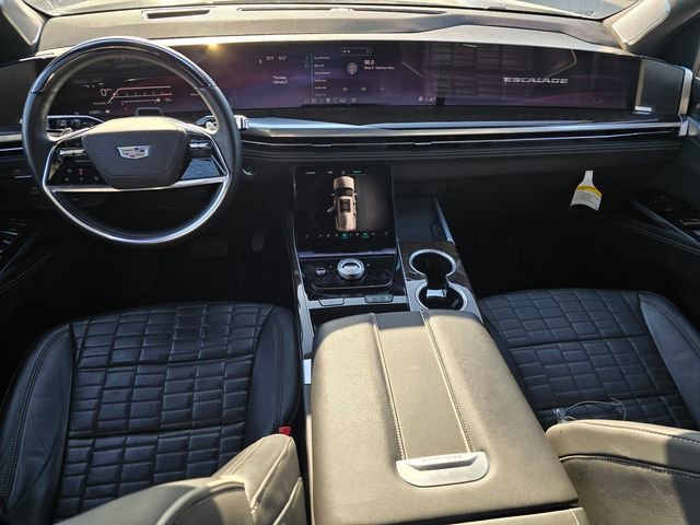 Used 2025 Cadillac Escalade Sport Platinum image 17