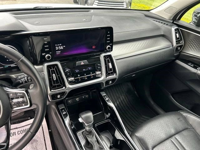 Used 2023 Kia Sorento SX AWD/4WD image 19