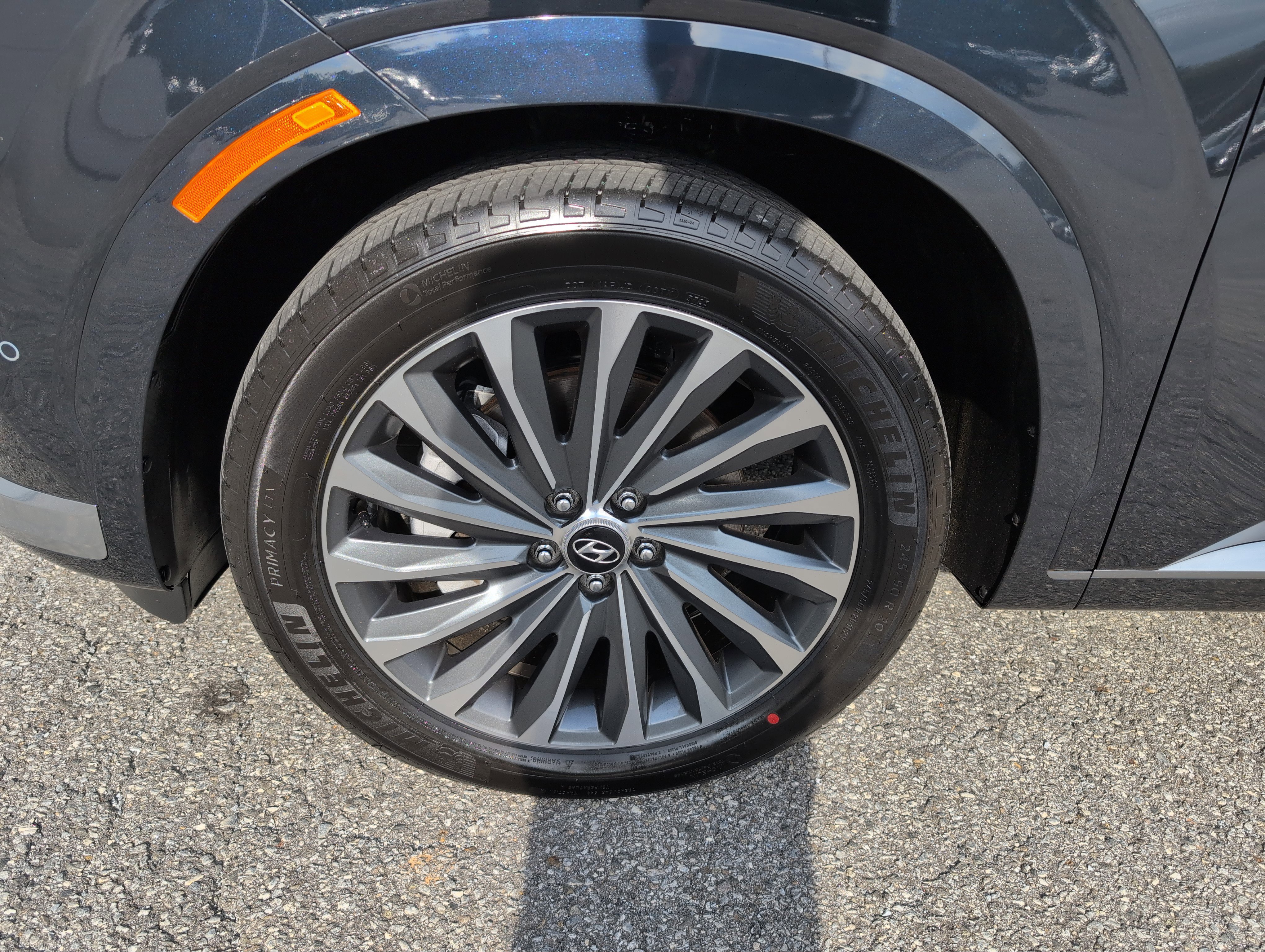 Used 2024 Hyundai Palisade Calligraphy AWD/4WD image 2