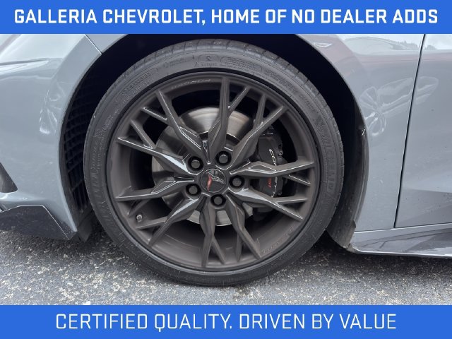 Used 2024 Chevrolet Corvette Stingray Preferred Conv w/ Z51 Performance Package RWD image 4